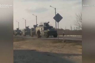 Video: Odvážný Ukrajinec se snaží zastavit ruský konvoj vlastním tělem - Seznam Zprávy